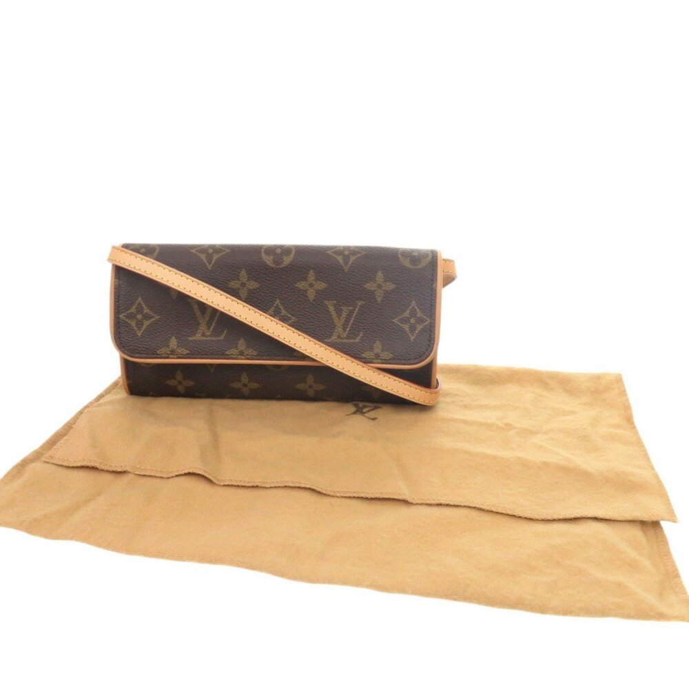 LOUIS VUITTON Brown Monogram Pochette Shoulder Bag - Picture 3 of 9